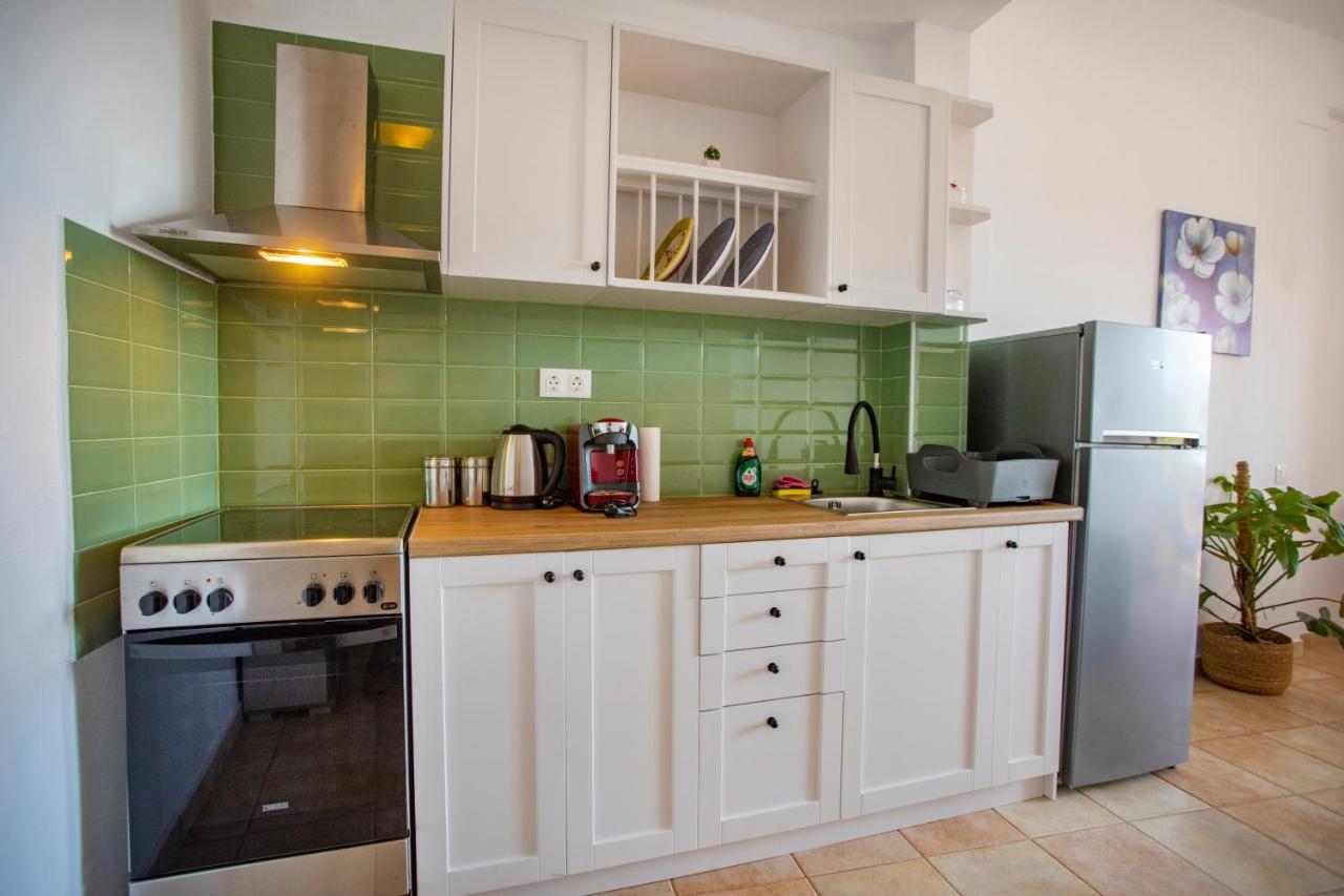 Notos Sea Front Apartment Глоса Екстериор снимка