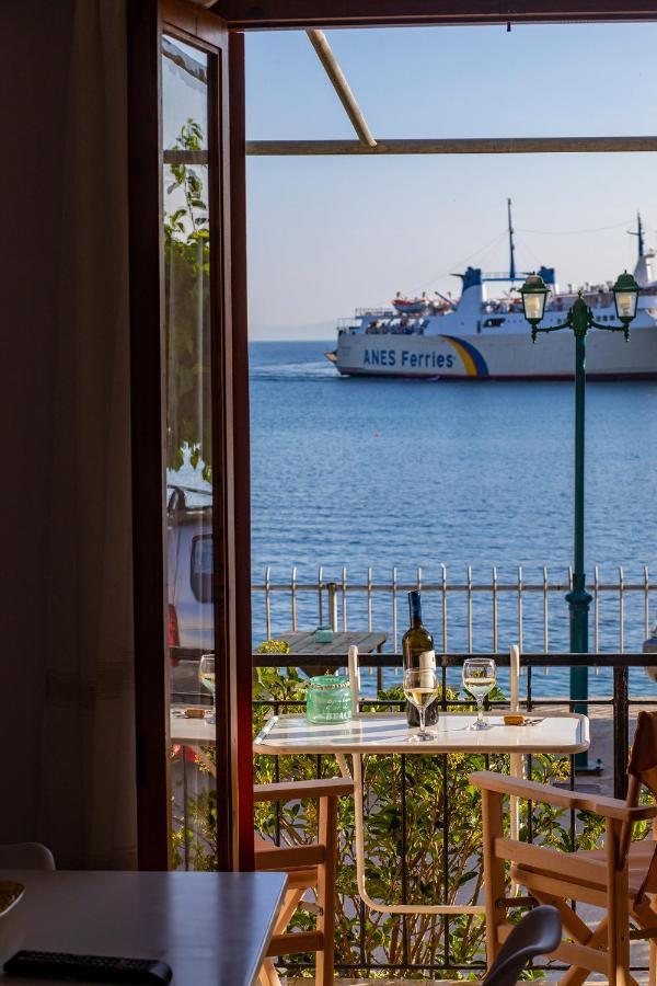 Notos Sea Front Apartment Глоса Екстериор снимка